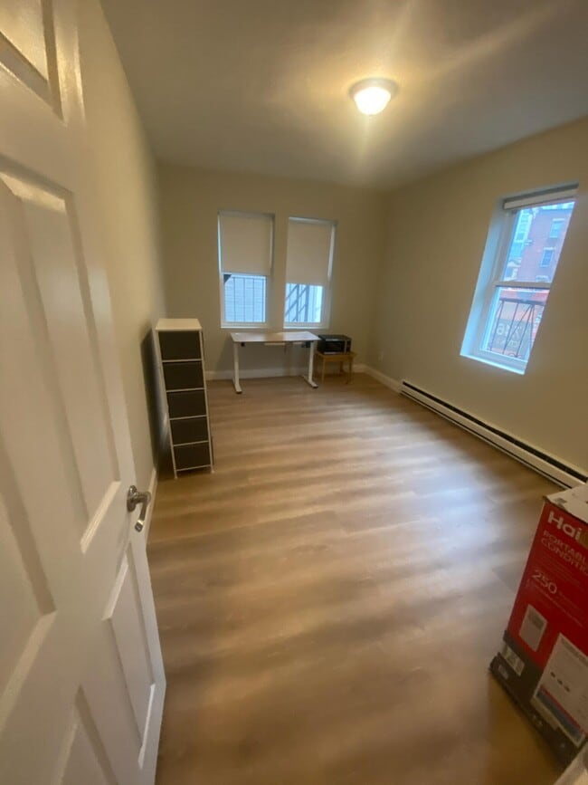 Building Photo - 111 Norway St Unit #2-04