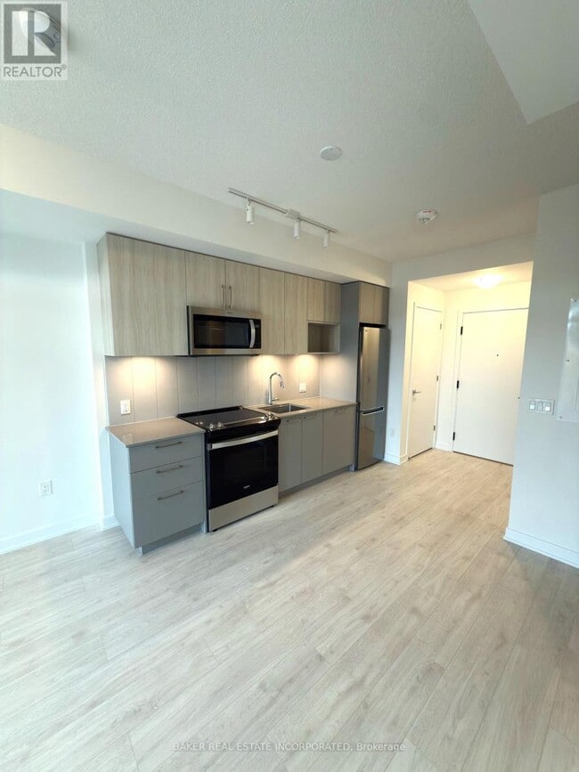 Photo - 500 Plains Rd E Unité 310