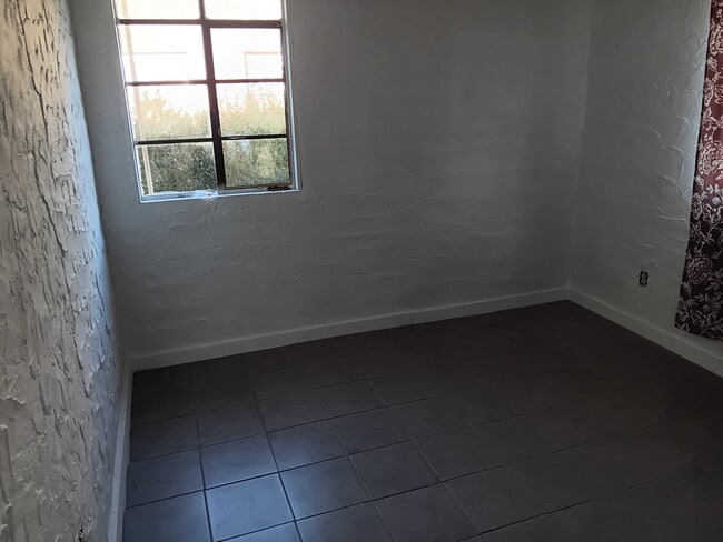 Photo - 803 Bowden St