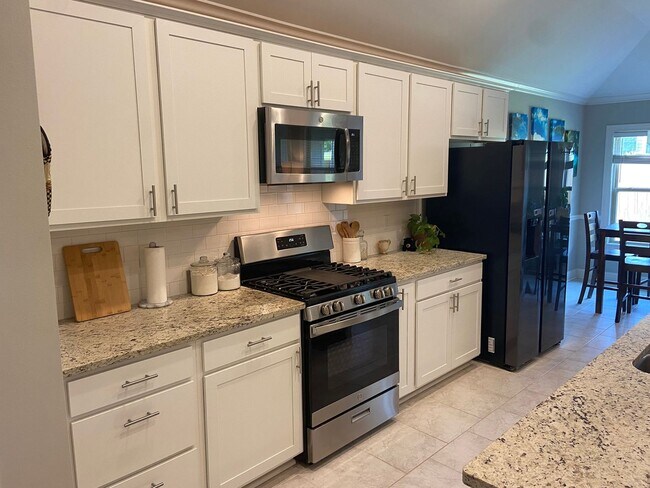 Photo - 166 Cullom Dr