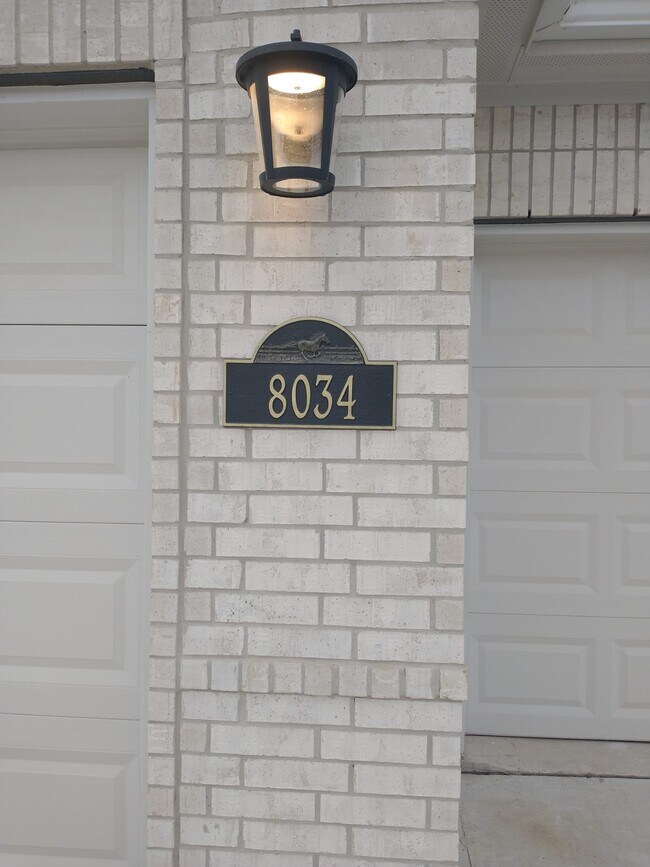 Photo - 8034 Royal Palm Dr