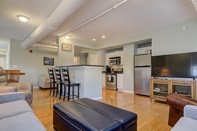 Photo - 212 N Main St