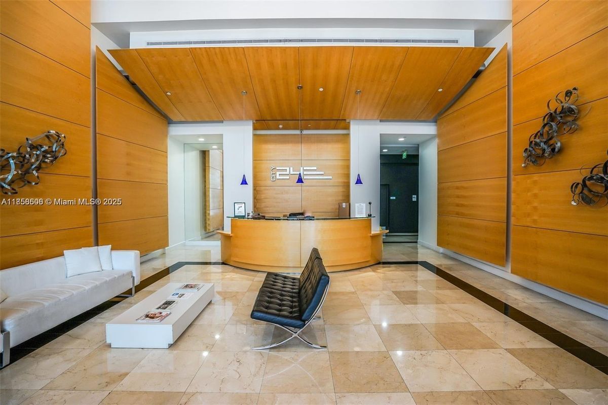 Photo - 350 NE 24th St