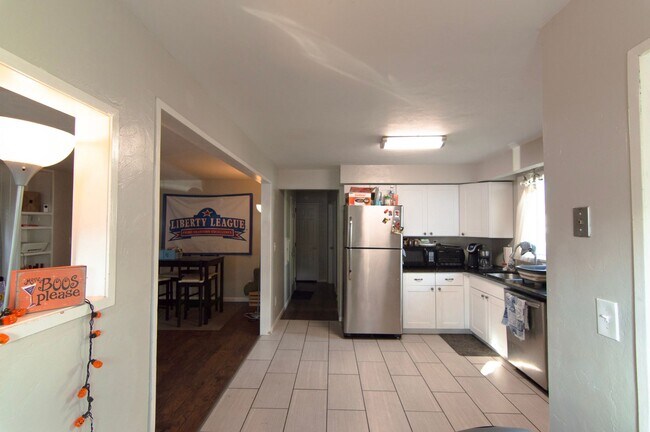Photo - 605 S Aurora St Unit House