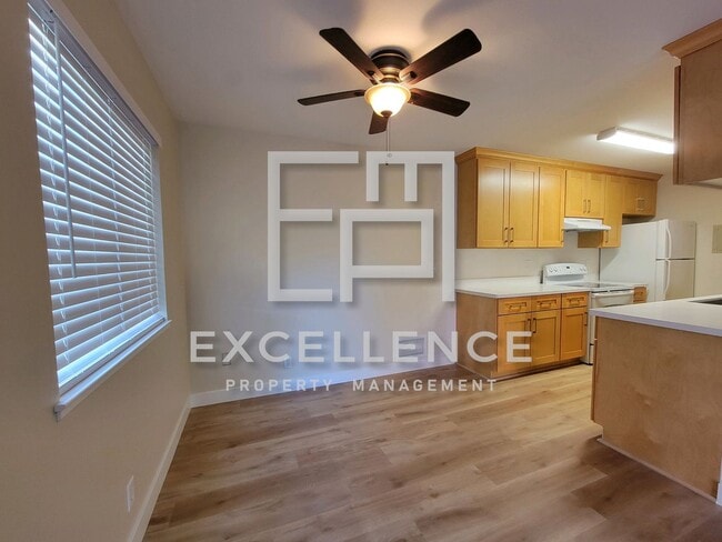 Photo - 2/1 Townhouse - Updated Kitchen, Community Pool, Storage, One Side of 2 Car Garage (For Storage)