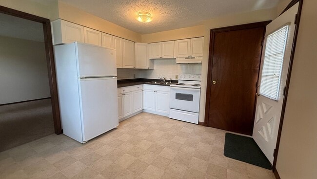 2900 Thackeray Ave NW Unit 2900 Thackeray