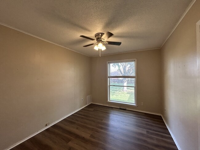 Photo - 6509 Crimson Ave