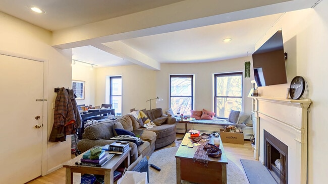 Building Photo - 36 Symphony Rd Unit 3A