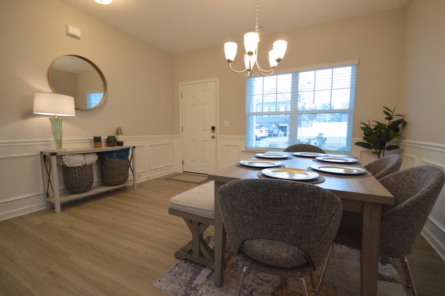 Photo - 103 Memorial Ct