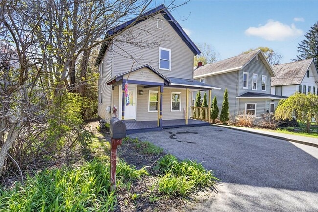 Building Photo - 204 Saratoga Ave