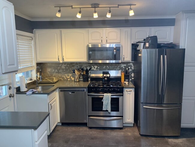 Photo - 1009 W 43rd St