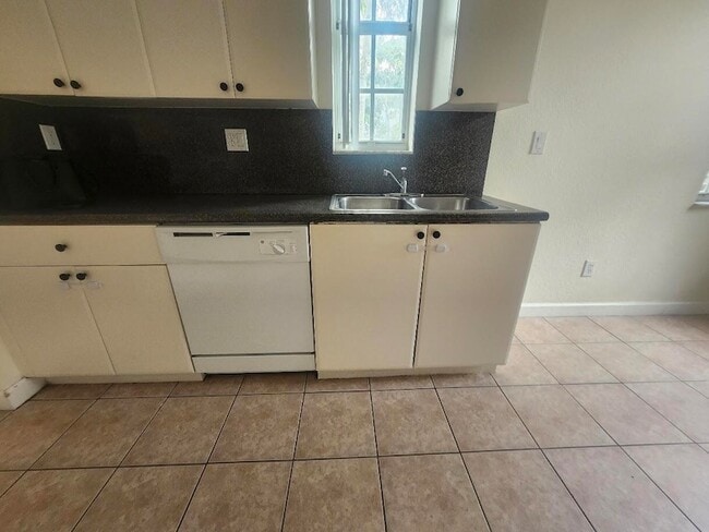 Photo - 3408 Shoma Dr