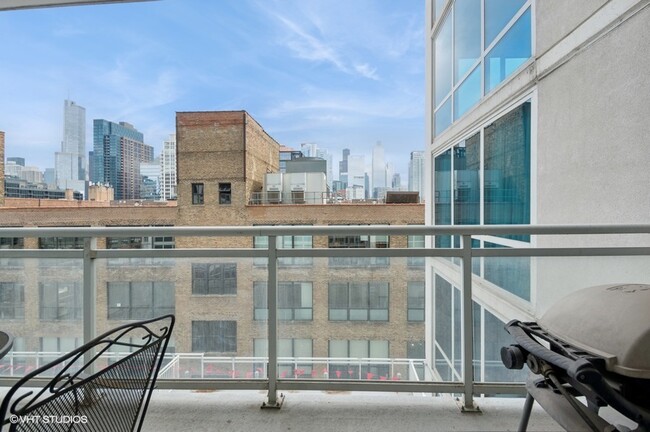 Photo - 757 N Orleans St Unidad 802 Rental