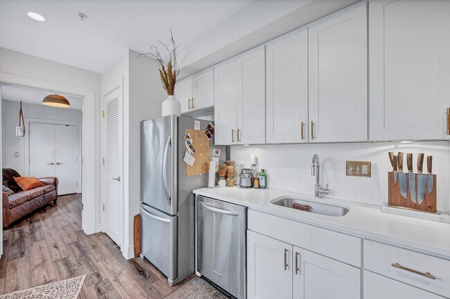 Photo - 1300 Park Rd NW