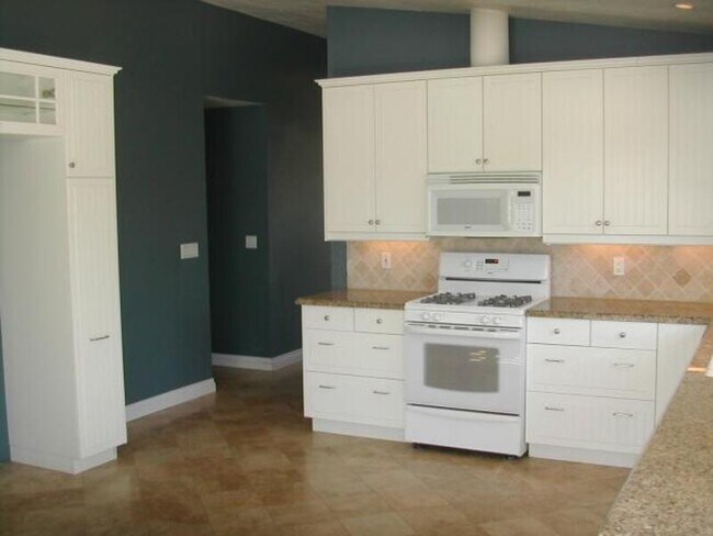 Photo - 131 Nixon Cir