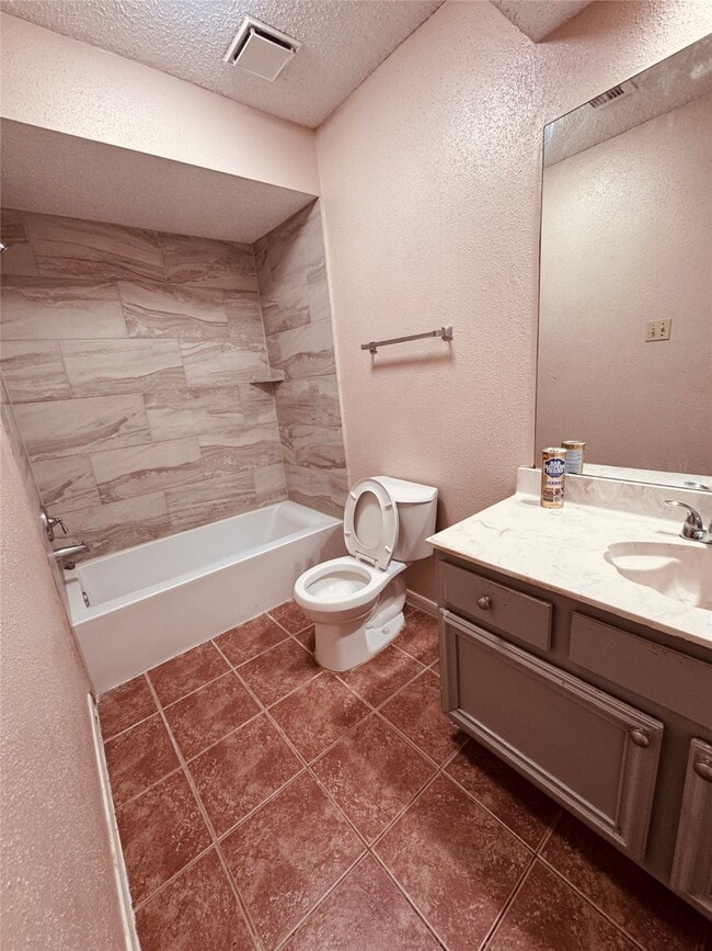 Building Photo - 14810 Rancho Vista Dr