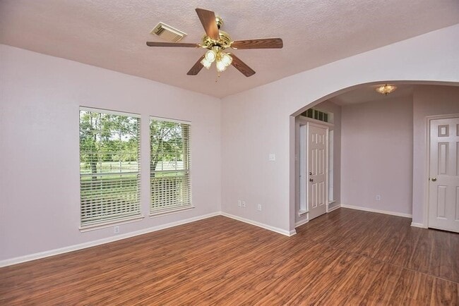 Photo - 2811 County Rd 64