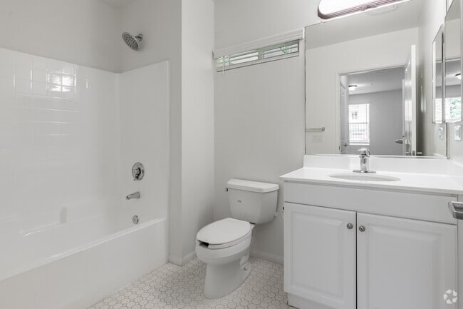 2BR, 2BA - 888SF - Bathroom 2