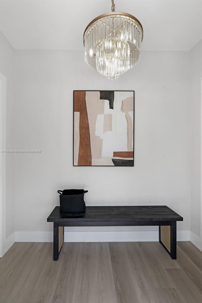 Photo - 4806 University Dr