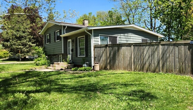 Photo - 4003 Latham St