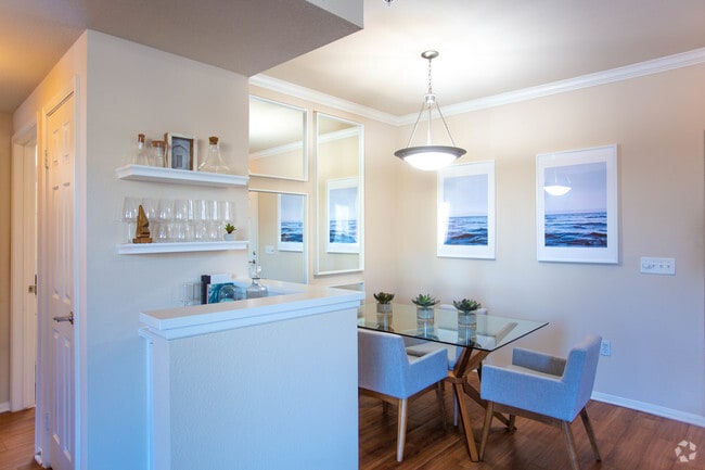 1BR, 1BA-847 SF