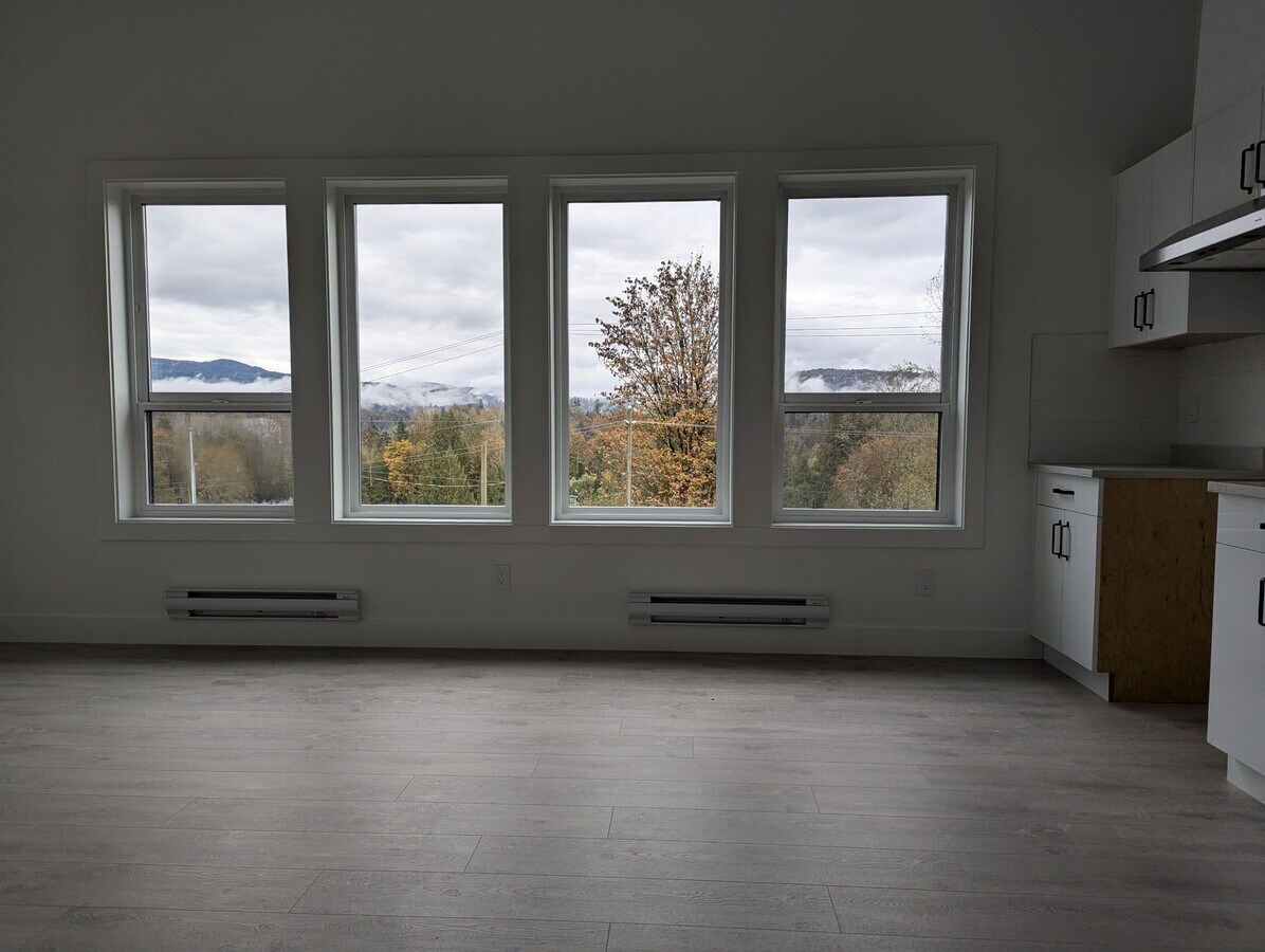 Photo - 9849-9286 286 St