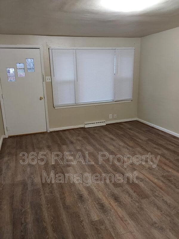 Photo - 1431 11 Street, Condo Unit 1/2 Unit 1/2