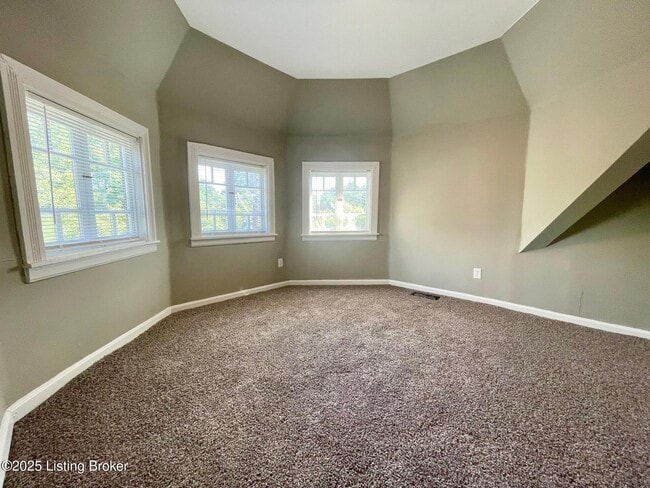 Photo - 110 W Oak St Unit 3