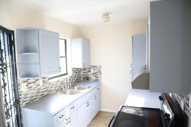 Photo - 1178 NE 111th St Unit A