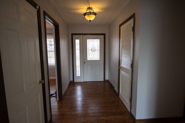 Photo - Cozy Spacious Home 4bd/3ba w garage