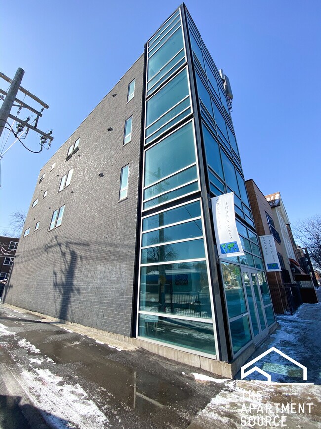 2503 W Fullerton Ave