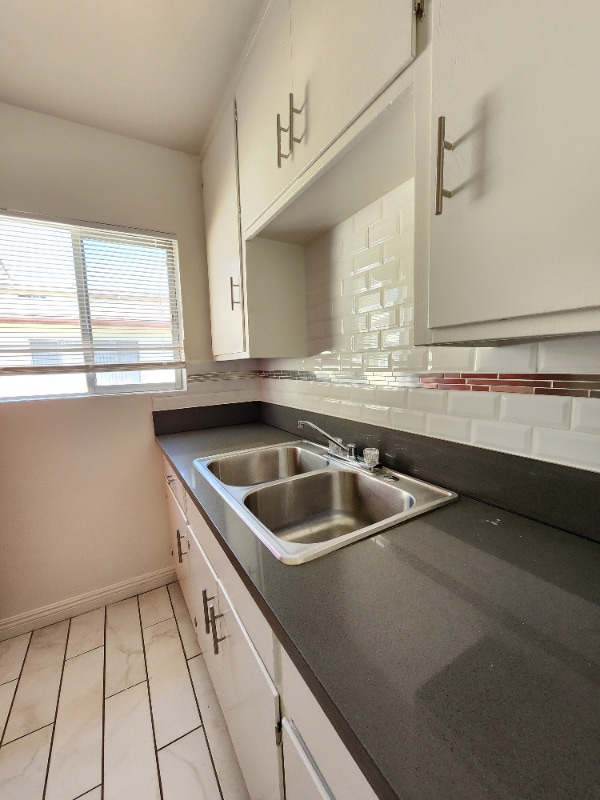 Photo - 18546 Clark St Unidad 16