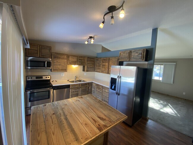 Photo - 2159 31st St