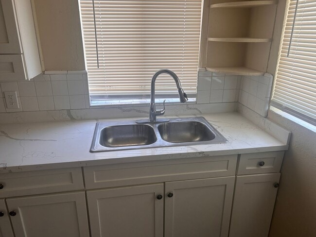 Photo - 16855 Reed St Unidad 1 (16855 - Front House)