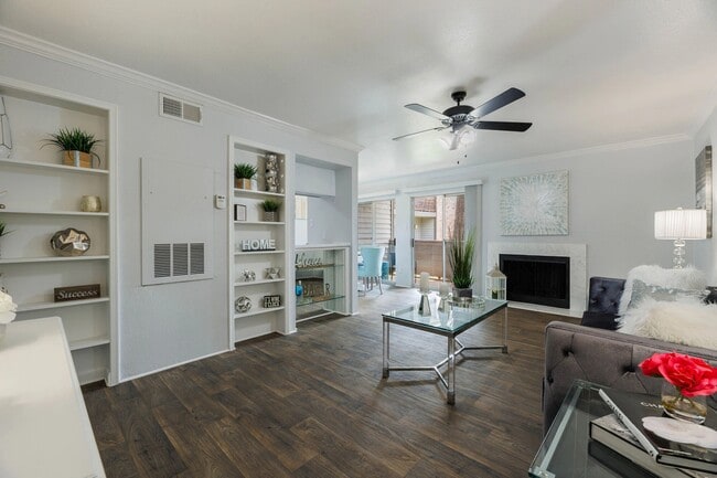 Photo - Luxury Features + 6 Weeks Free Rent | Don’... Unidad CACC