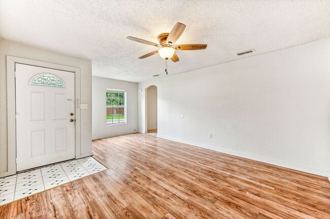 Photo - 1391 N Paddock Ave