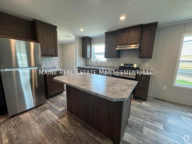 Building Photo - 111 H St Rental