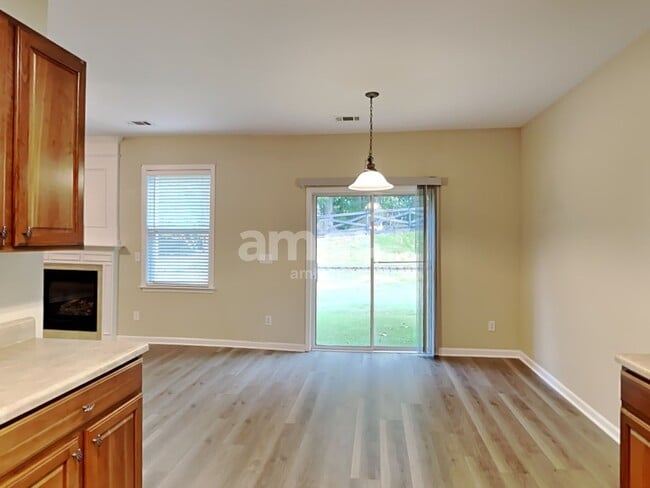 Photo - 295 Springs Xing