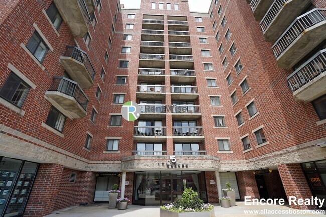 Building Photo - 15 N Beacon St Unit 803