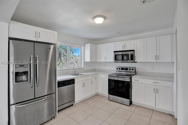 1002 S 28th Ave