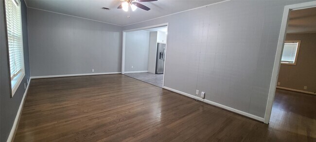 Photo - 1418 N Roberson St