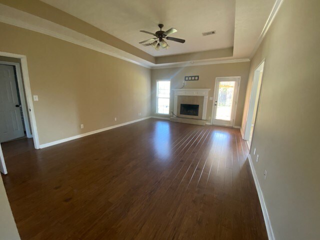 Photo - 419 Longwood Trail