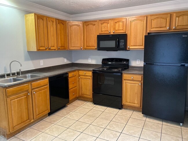 Photo - 68 Old Oak Cir