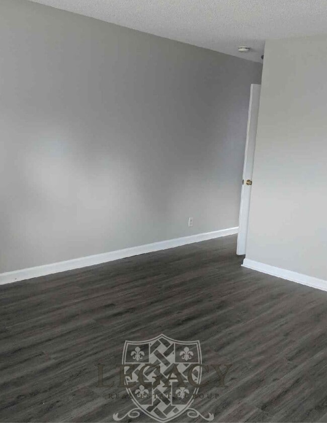 Photo - 736 Holder Dr