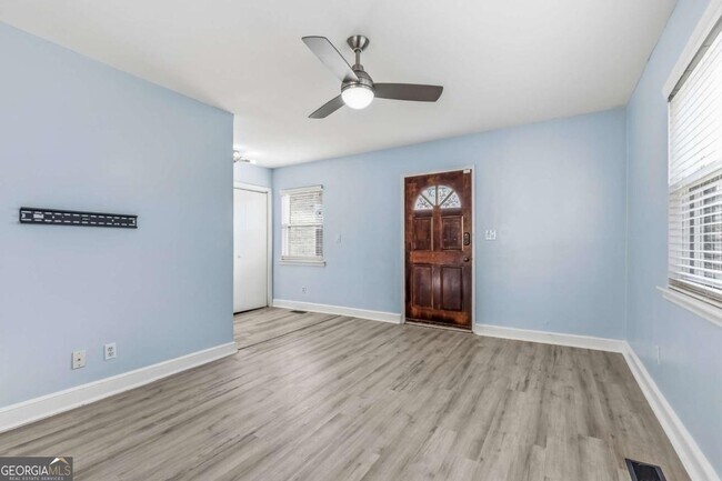 Photo - 1780 John Calvin Ave