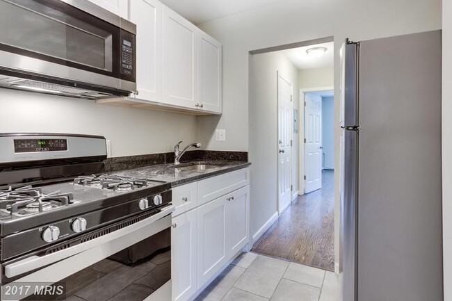 Building Photo - 1411 Ridge Pl SE Unit 2 Rental