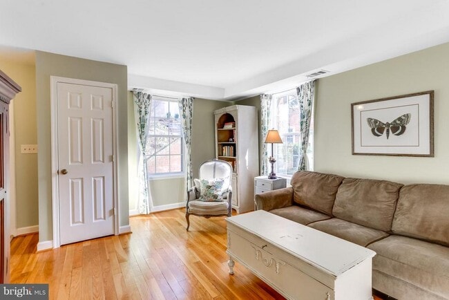 Photo - 2741 S Buchanan St