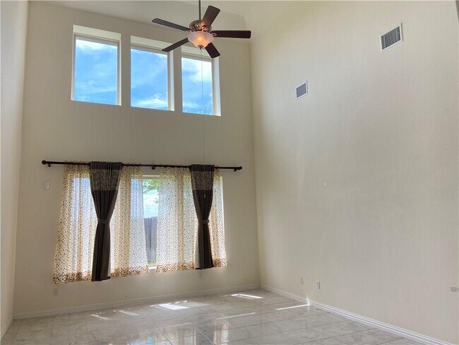 Photo - 21320 Hines Ln