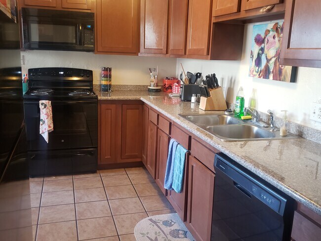 New Kitchen 2021 - 838 E Lester St Unit #1  - 5 bed