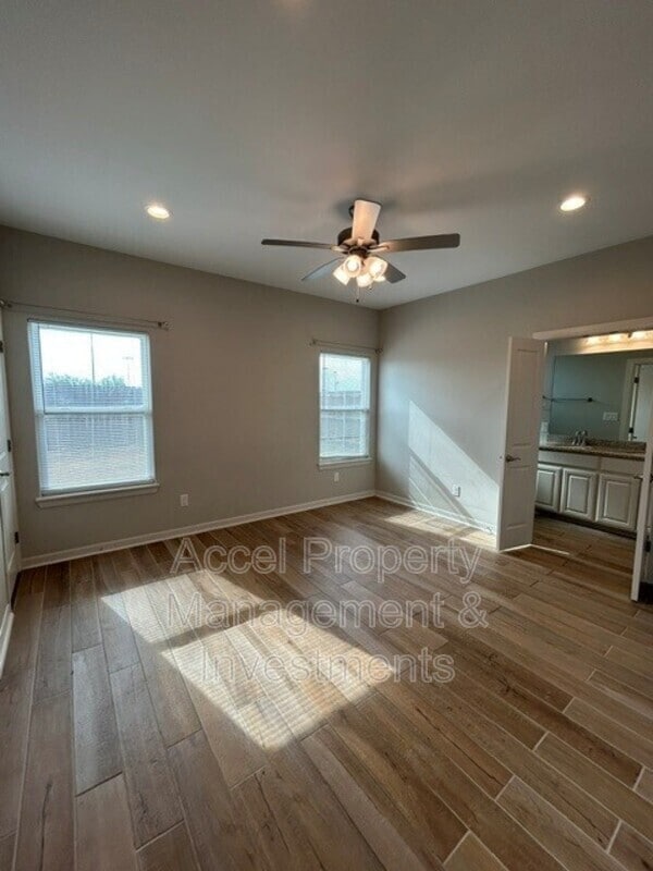 Photo - 8410 N 33rd Ln